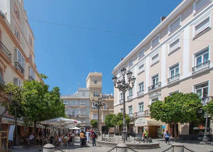 La Casa De Girasoles * カディス